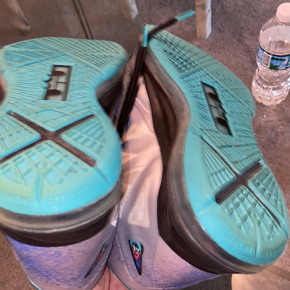 COPY - Lebron 10 Pure Platinum - Picture 4 of 5